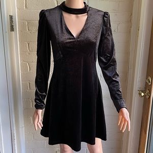 Romeo & Juliet couture black sparkly size Medium velvet dress NWT cocktail dress